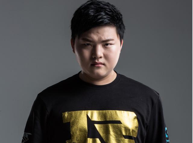 BLG成为四大赛区历史上第一支跌入瑞士轮1-2分组的一号种子