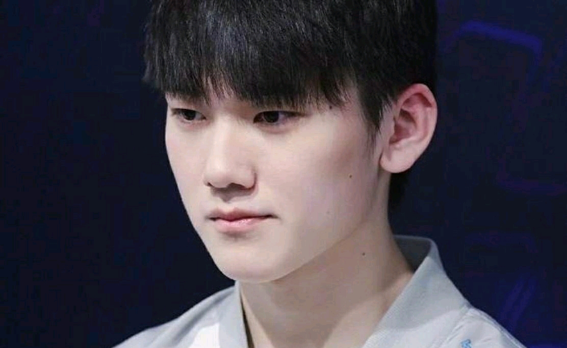 LNG赛后返图：Scout目光无神 GALA略显凝重