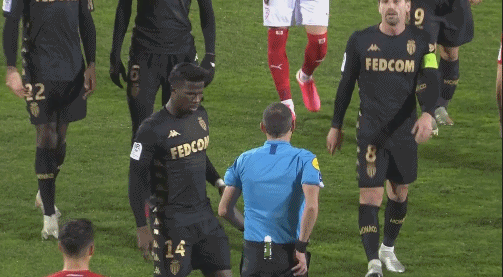 会员大会上施洛特贝克没和凯尔握手，记者：相关人员说没矛盾